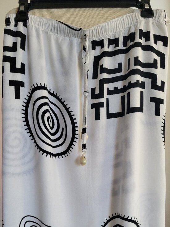 Ashro Dresses & Skirts - AS*HRO-Bohemian White Elasticized Long Skirt w/Side Pockets & Ethnic Prints- XXL
